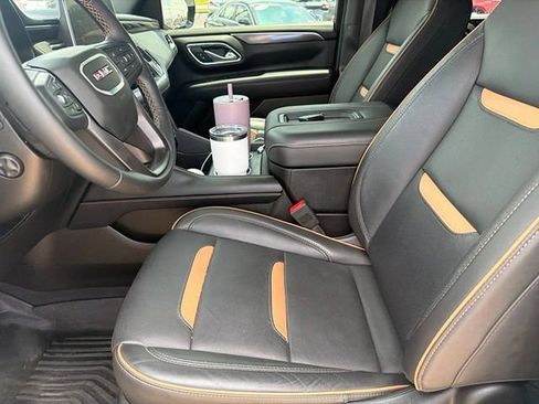 Used 2024 GMC Yukon AT4 w/ Technology Package AWD/4WD image 4