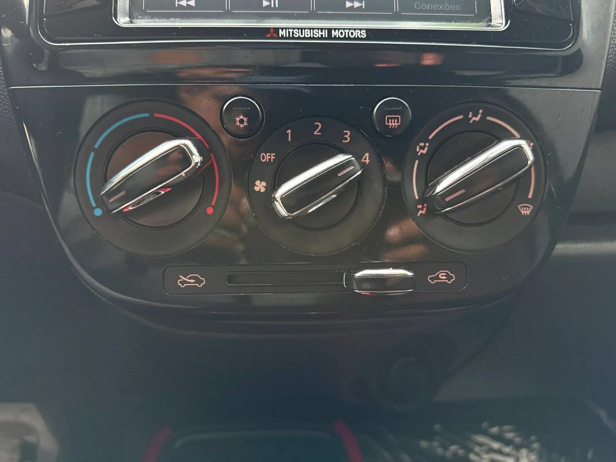 Used 2019 Mitsubishi Mirage LE FWD image 35