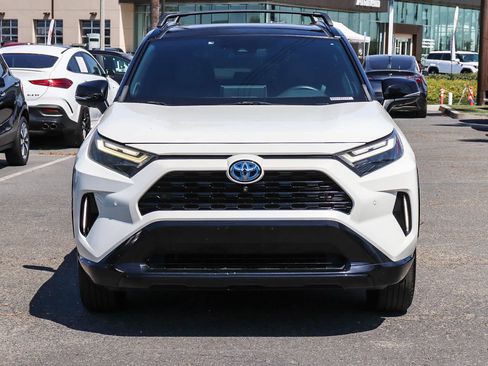 Used 2022 Toyota RAV4 XSE AWD/4WD image 2