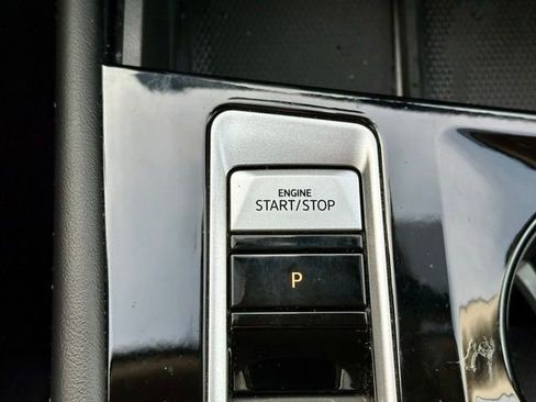 Used 2024 Volkswagen Atlas SEL Premium R-Line image 33