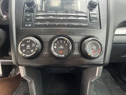 Used 2015 Subaru Forester 2.5i AWD/4WD image 19