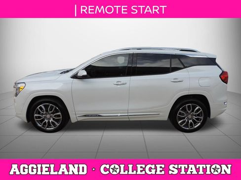 Used 2023 GMC Terrain Denali w/ Denali Premium Package AWD/4WD image 7