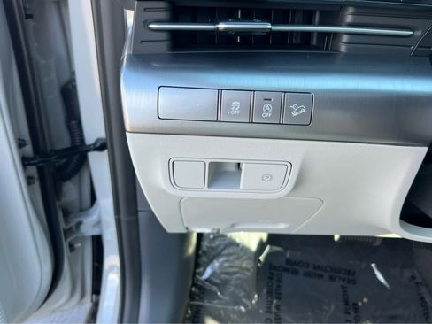 New 2026 Hyundai Kona SE image 23