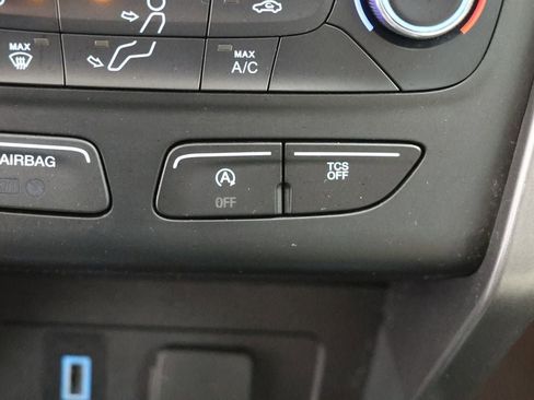 Used 2017 Ford Escape SE w/ Equipment Group 201A image 24