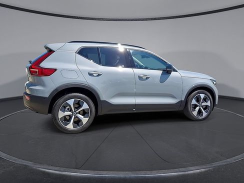 New 2026 Volvo XC40 B5 Plus w/ Protection Package Premier AWD/4WD image 7