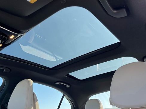 Used 2025 Mercedes-Benz C 300 Sedan image 14