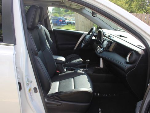 Used 2014 Toyota RAV4 Limited w/ Technology Package AWD/4WD image 36