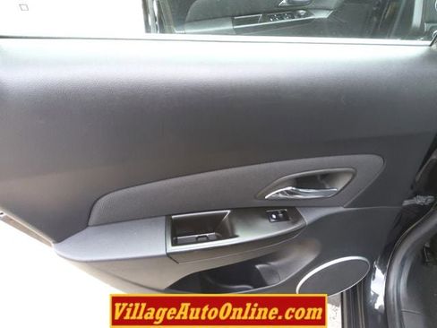 Used 2012 Chevrolet Cruze LT image 23