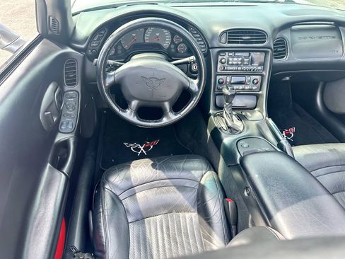 Used 2001 Chevrolet Corvette Convertible w/ Preferred Equipment Group2 RWD image 12