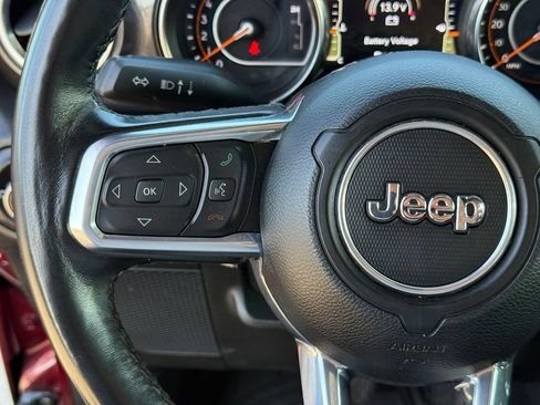 Used 2021 Jeep Wrangler Unlimited Sahara AWD/4WD image 15