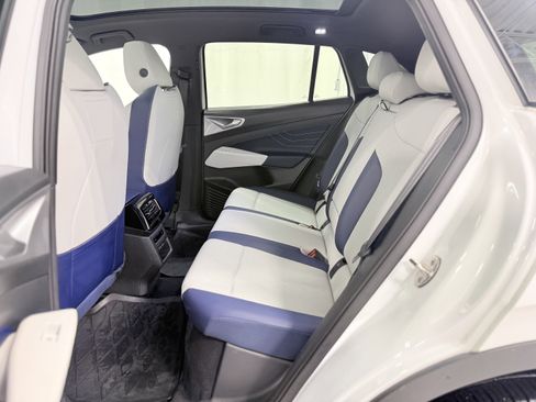 Used 2023 Volkswagen ID.4 Pro S Plus image 25