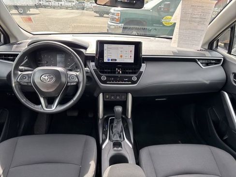 Used 2025 Toyota Corolla Cross LE AWD/4WD image 10