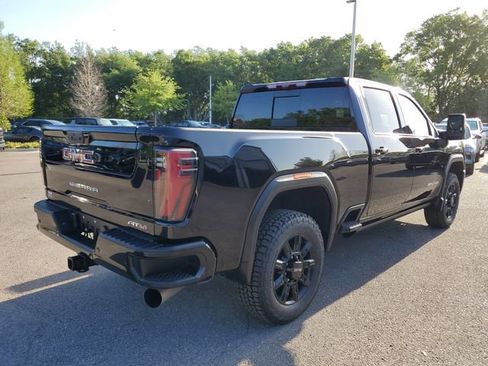 Used 2024 GMC Sierra 2500 AT4 w/ AT4 Premium Plus Package image 4