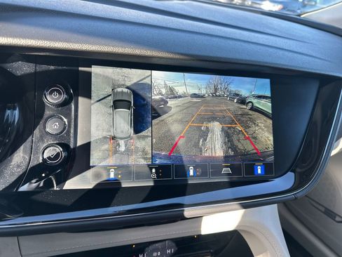Used 2022 Buick Envision Avenir w/ Technology Package II image 10