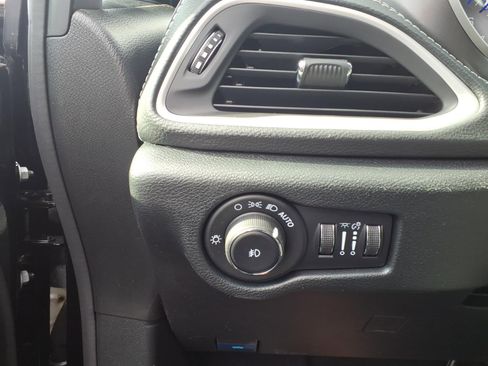 New 2026 Chrysler Pacifica Select image 14