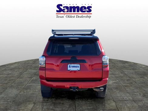 Used 2021 Toyota 4Runner Venture w/ Moonroof Package AWD/4WD image 4