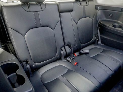 Used 2025 Honda Pilot EX-L image 35