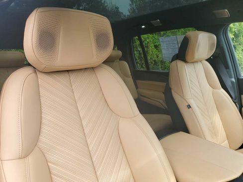 Used 2025 Cadillac Escalade IQ Luxury 2 AWD/4WD image 16
