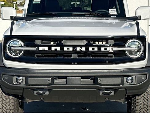 New 2025 Ford Bronco Outer Banks w/ Sasquatch Package image 43