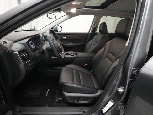 Certified 2023 Nissan Rogue SV w/ SV Premium Package image 7