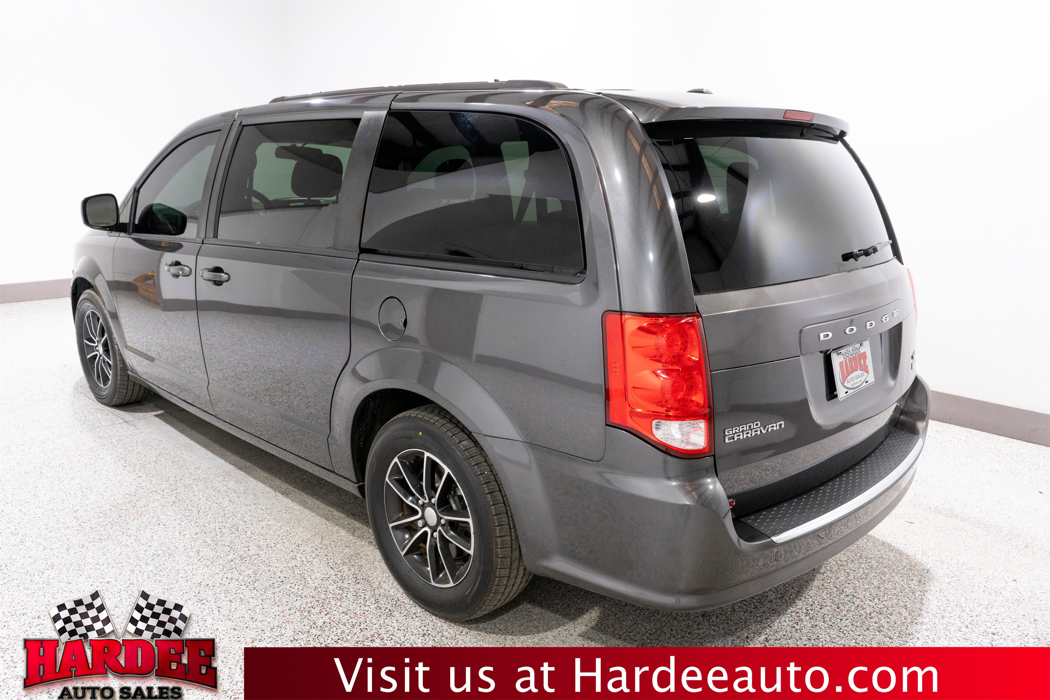 Used 2018 Dodge Grand Caravan GT FWD image 3