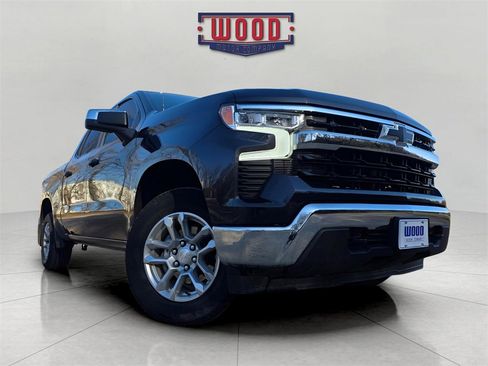 Used 2024 Chevrolet Silverado 1500 LT image 2