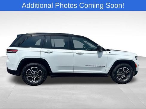 Used 2024 Jeep Grand Cherokee Trailhawk AWD/4WD image 9