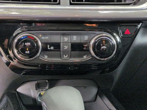 Used 2024 Chevrolet Trax ACTIV FWD image 18