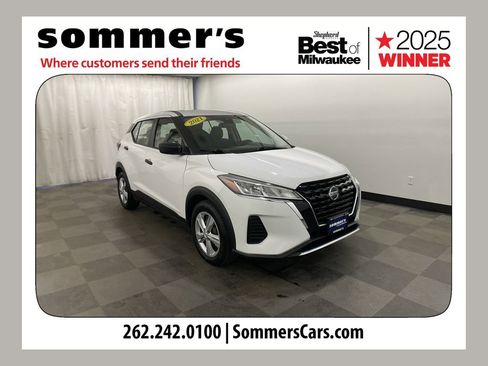 Used 2021 Nissan Kicks S image 1