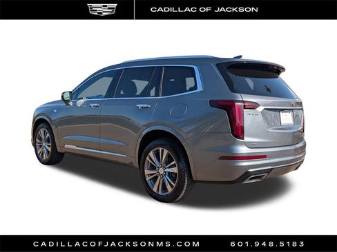 Used 2022 Cadillac XT6 Premium Luxury image 6