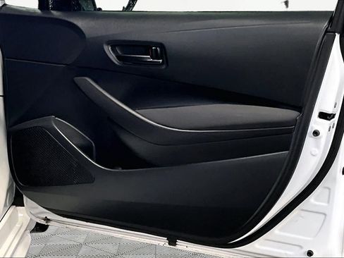 Used 2025 Toyota Corolla LE FWD image 23