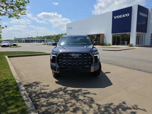 Used 2023 Toyota Tundra Platinum AWD/4WD image 3