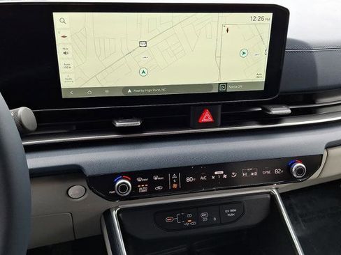 New 2026 Kia Carnival EX image 8