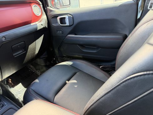 Used 2021 Jeep Gladiator Rubicon image 17