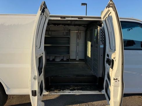 Used 2017 Chevrolet Express 2500 Extended image 11