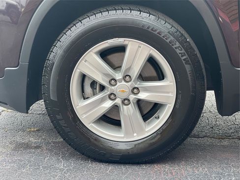 Used 2021 Chevrolet Trax LT image 27