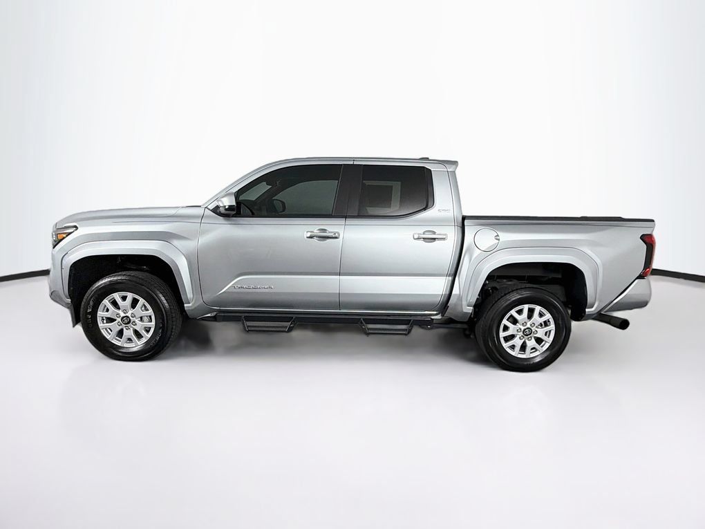 Used 2024 Toyota Tacoma SR5 AWD/4WD image 6