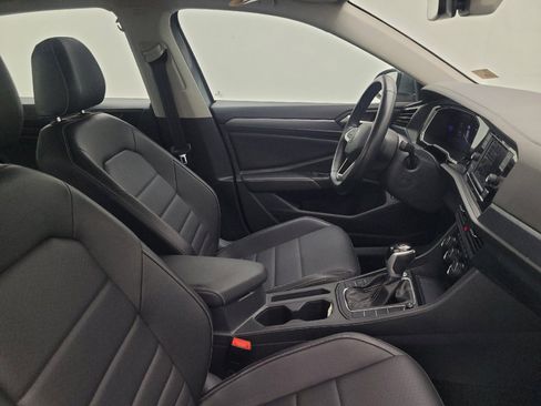Used 2024 Volkswagen Jetta SE FWD image 21