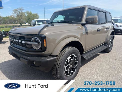 New 2026 Ford Bronco Outer Banks AWD/4WD image 1