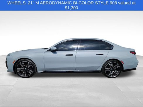 Used 2023 BMW 740i w/ Executive Package RWD image 4
