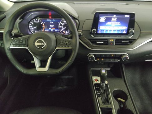 Used 2025 Nissan Altima 2.5 SV FWD image 22