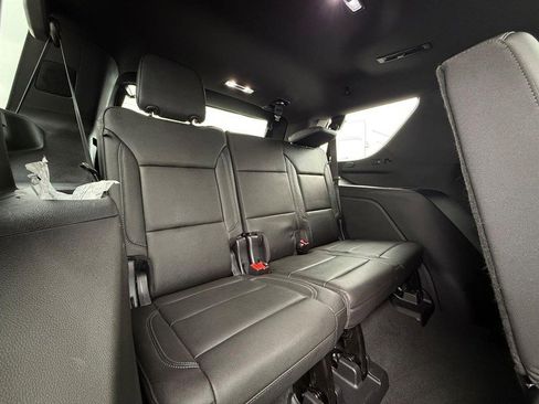 Used 2022 Chevrolet Tahoe Z71 w/ Z71 Off-Road Package image 14