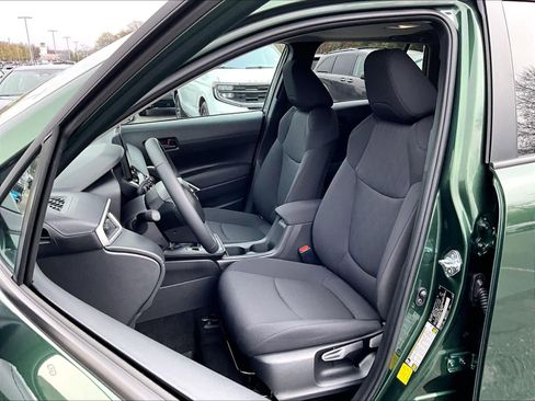 Used 2026 Toyota Corolla Cross LE w/ Moonroof Package image 10