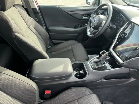 Used 2025 Subaru Outback Premium image 17