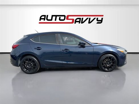 Used 2018 MAZDA MAZDA3 Touring image 8