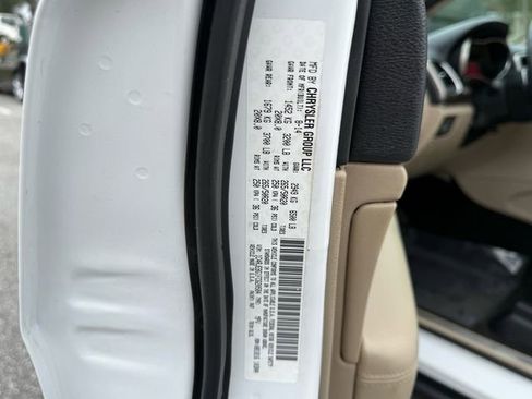 Used 2015 Jeep Grand Cherokee Limited image 23