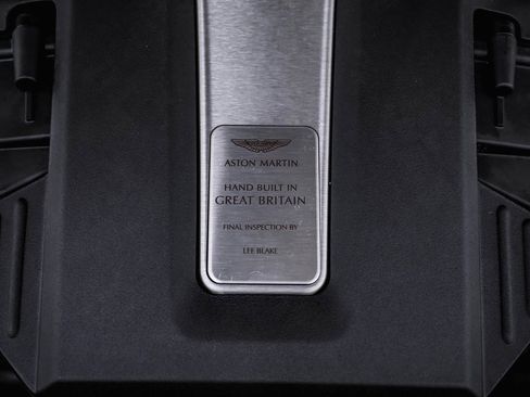 Used 2023 Aston Martin DBX image 32