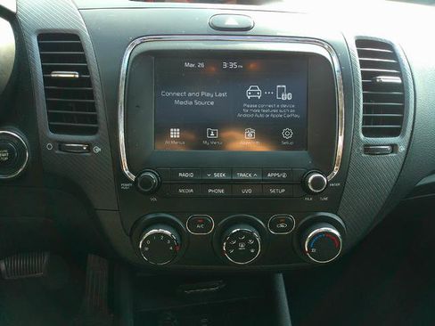 Used 2018 Kia Forte S w/ S Technology Plus Package image 10