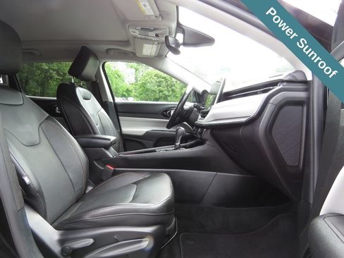 Used 2022 Jeep Compass Limited w/ Sun and Sound Group AWD/4WD image 13