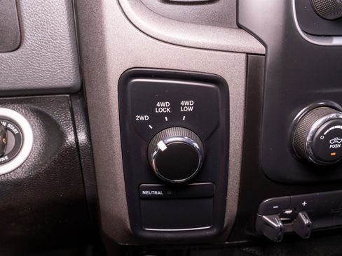 Used 2018 RAM 3500 Tradesman w/ Chrome Appearance Group AWD/4WD image 21